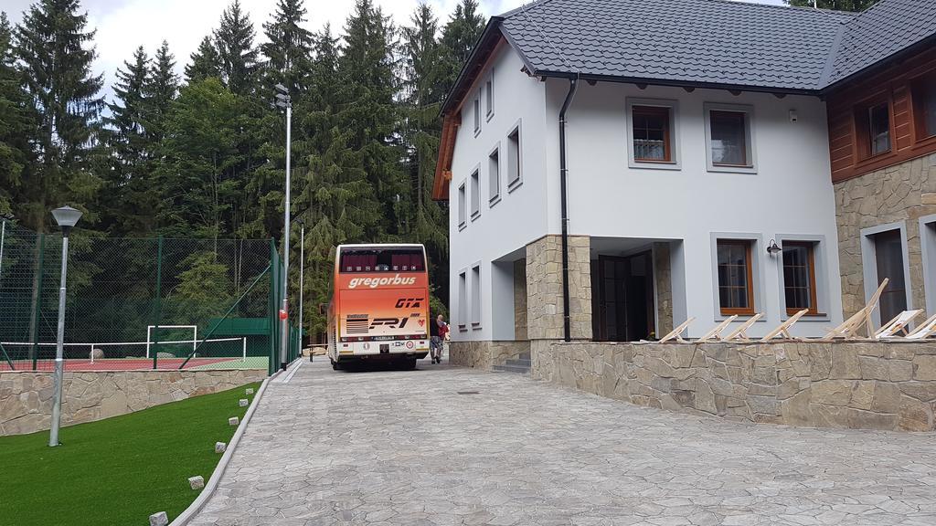 Club Rezidence Pod Luci Apartment Loucovice Bagian luar foto